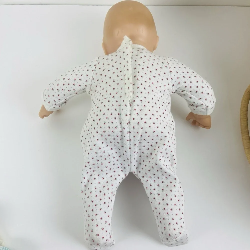 American Girl Bitty Baby and Lullaby Moses Basket Bitty Bear Carrier Gray Eyes - Picture 14 of 16